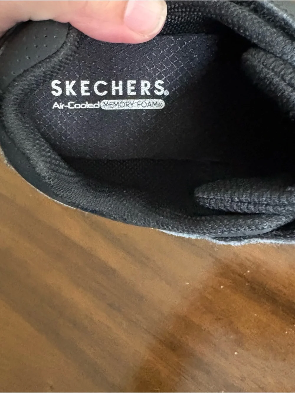 Skechers all black